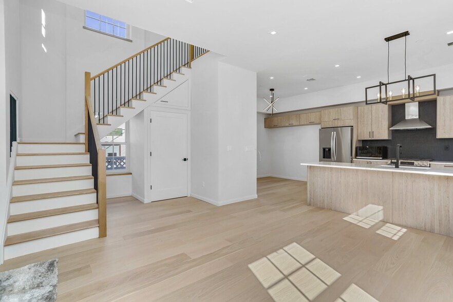 More Photos Of 63 Church St, Greenwich Apartments For Sale