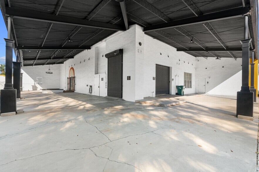 More Photos Of 939 N Magnolia Ave, Ocala Freestanding For Sale