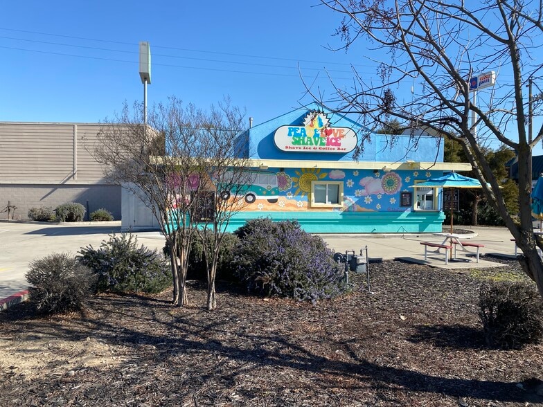 More Photos Of 132 Button Ave, Manteca Fast Food For Lease