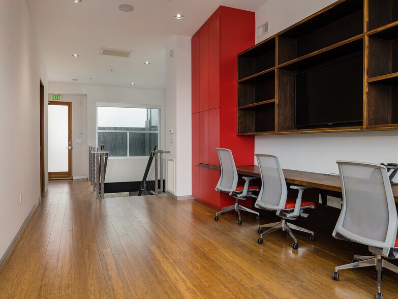 More Photos Of 215-237 California St, El Segundo Loft Creative Space For Sale