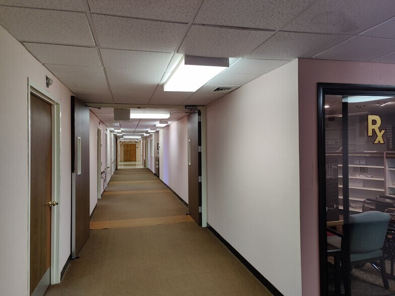 More Photos Of 500 E Iowa St, Holbrook Hospital For Sale