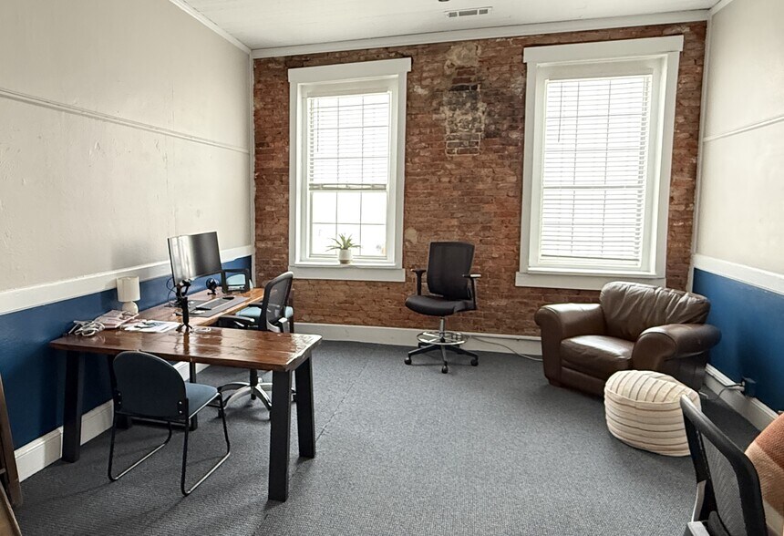 More Photos Of 25 E Main St, Buford Office For Sale