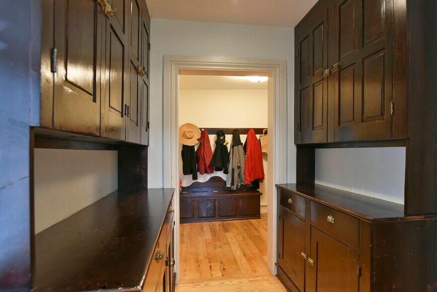 More Photos Of 827 Philadelphia Ave, Chambersburg Specialty For Sale