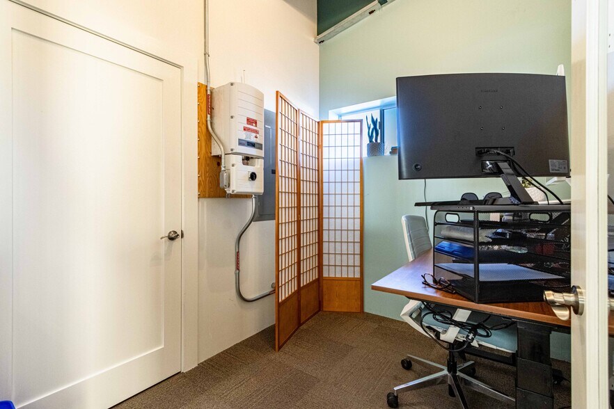 More Photos Of 6940 Burnett St, Sebastopol Office For Sale