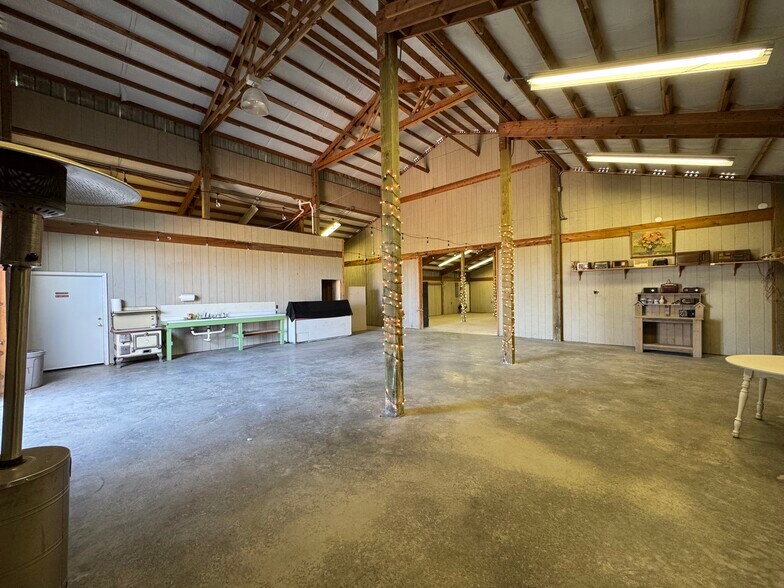 More Photos Of 14285 Laconner Whitney rd, Mount Vernon General Retail For Lease