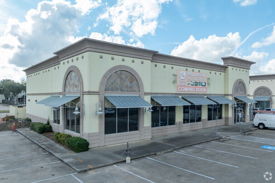 More Photos Of 12802-12808 Gulf Fwy, Houston Unknown For Lease