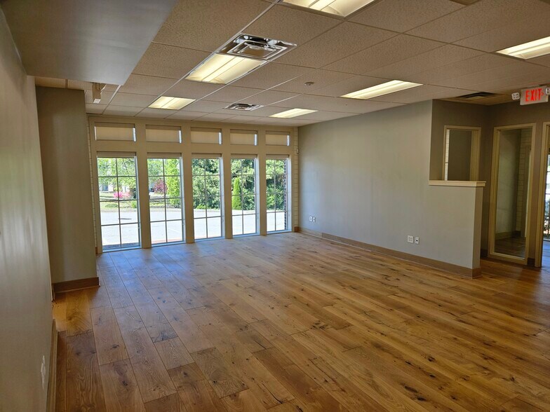 More Photos Of 363 S Main St, Alpharetta Storefront Retail Office For Lease