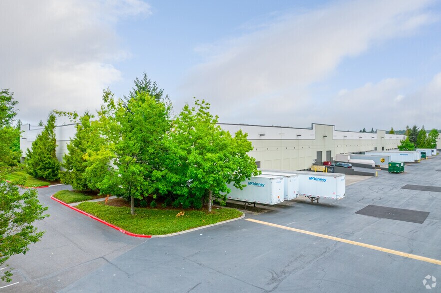 More Photos Of 4122-4286 NE 185th Ave, Portland Warehouse For Lease
