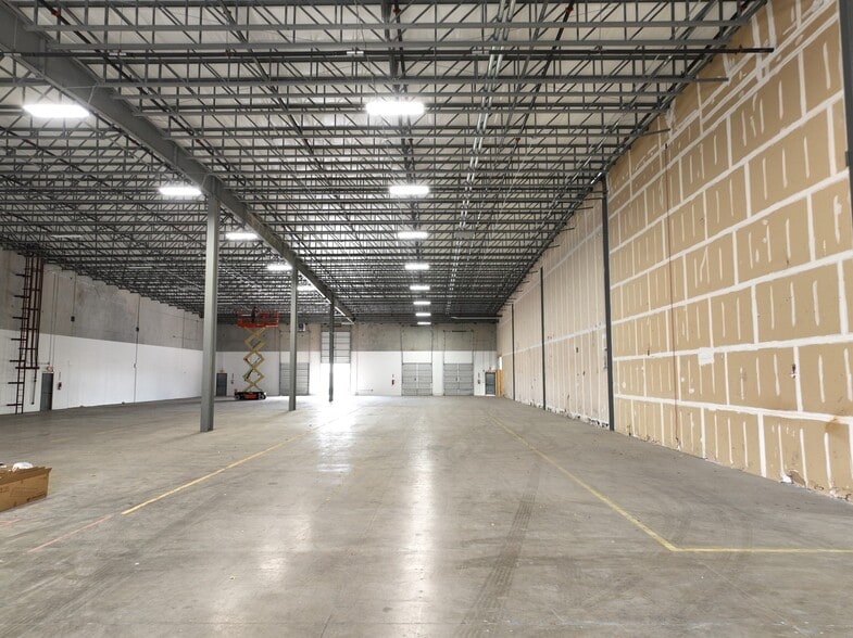 More Photos Of 5850 Corridor Pky, Schertz Warehouse For Lease