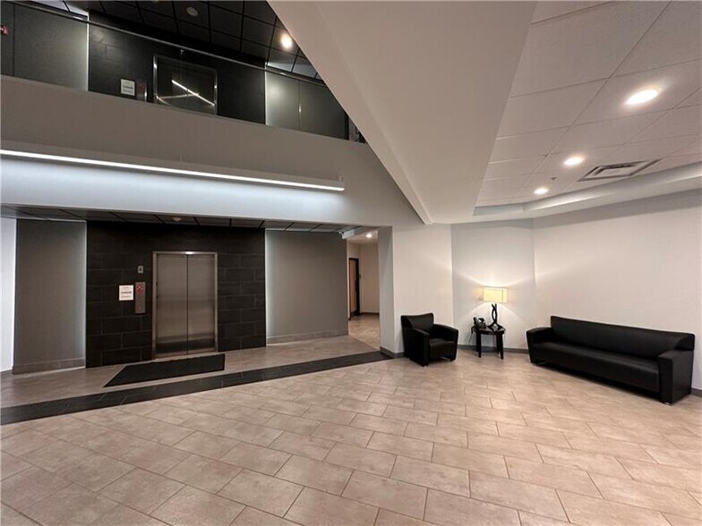 More Photos Of 800 Regis Ave, Pittsburgh Medical For Lease