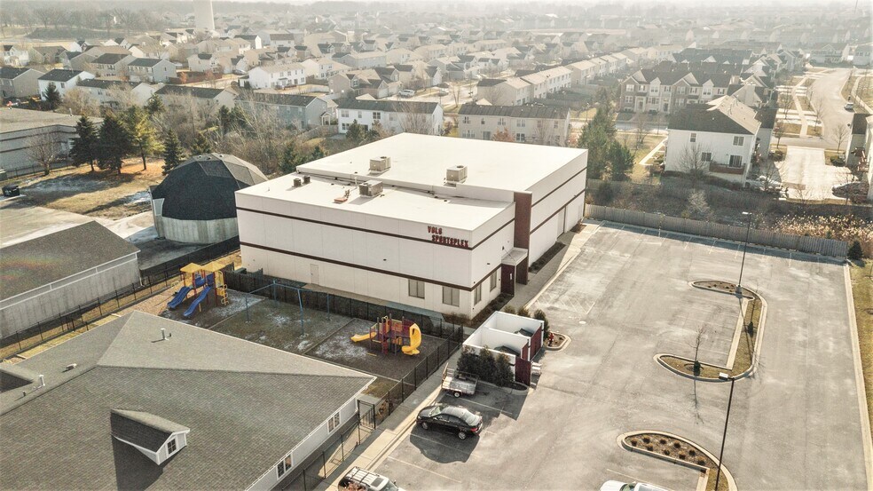 More Photos Of 26705 W Commerce Dr, Volo Health Club For Lease