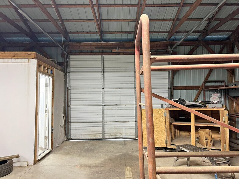 More Photos Of 2010 Schaper Ave, Erie Warehouse For Sale