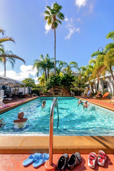 More Photos Of 1219 S Federal Hwy, Hollywood Hotel For Sale