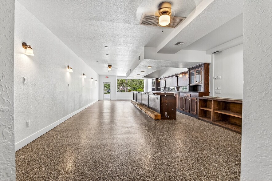 More Photos Of 1453 20th St, Vero Beach Restaurant For Lease