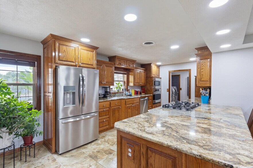 More Photos Of 19824 State Highway 112, Cassville Apartments For Sale
