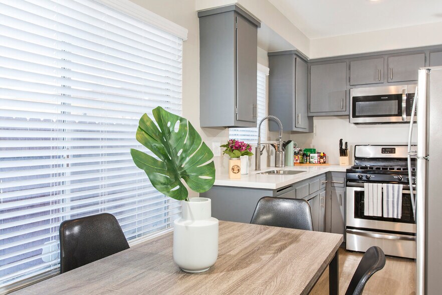 More Photos Of 12128 Ramona Ave, Hawthorne Apartments For Sale