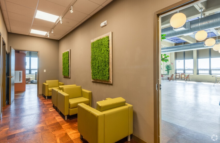 More Photos Of 35 Congress St, Salem Light Distribution For Lease