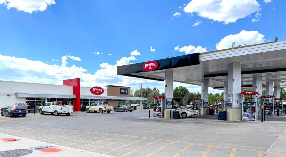 More Photos Of 4505 Ridge Rd, Cheyenne Service Station For Sale