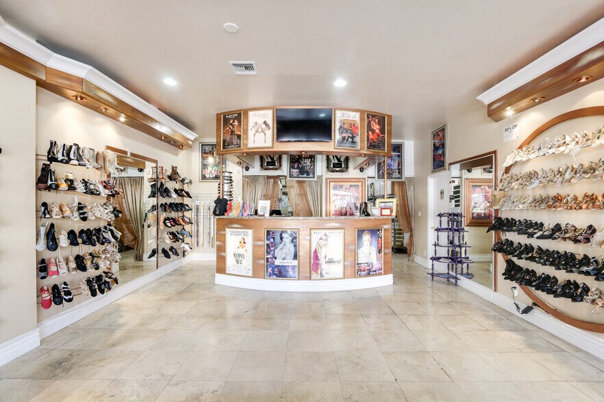 More Photos Of 14014 Ventura Blvd, Sherman Oaks Storefront Retail Office For Lease