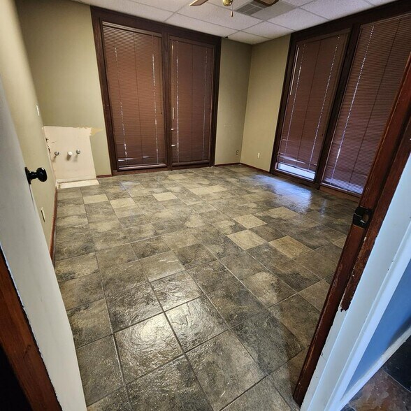 More Photos Of 7272 Wurzbach Rd, San Antonio Medical For Sale