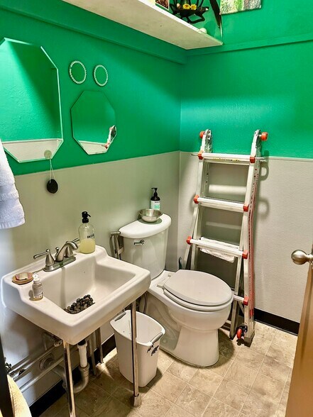 More Photos Of 104-114 Argall Way, Nevada City General Retail For Sale