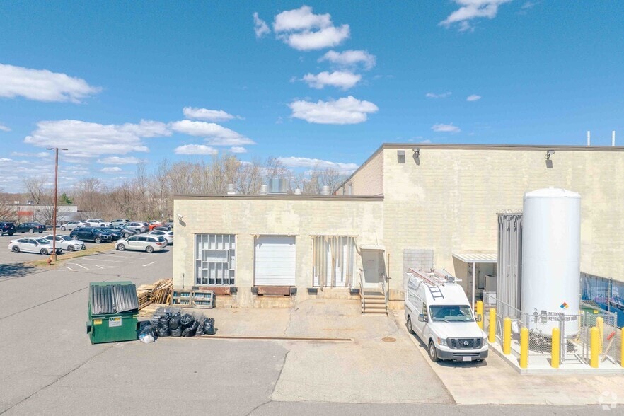 More Photos Of 15 Presidential Way, Woburn Light Distribution For Lease