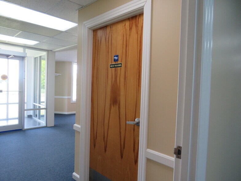 More Photos Of 9506 Hospital Ave, Nassawadox Medical For Sale