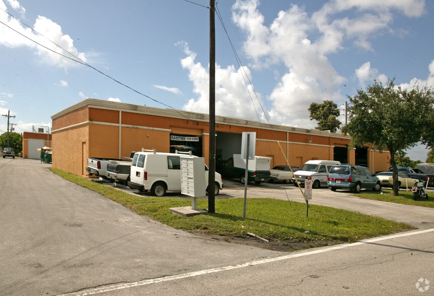 More Photos Of 160 NW 24th St, Boca Raton Warehouse For Lease