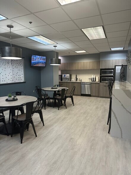 More Photos Of 3675 Crestwood Pkwy NW, Duluth Coworking Space