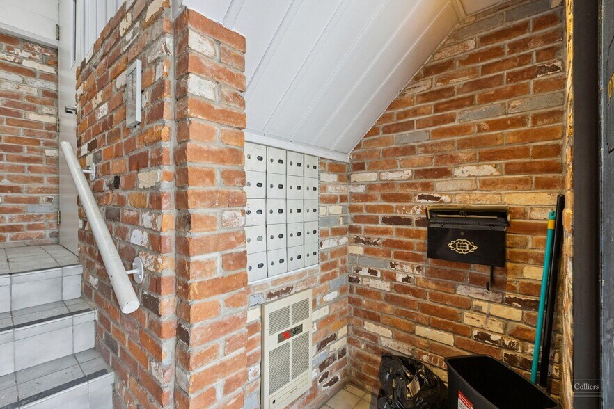 More Photos Of 251 Colborne St, Brantford Apartments For Sale