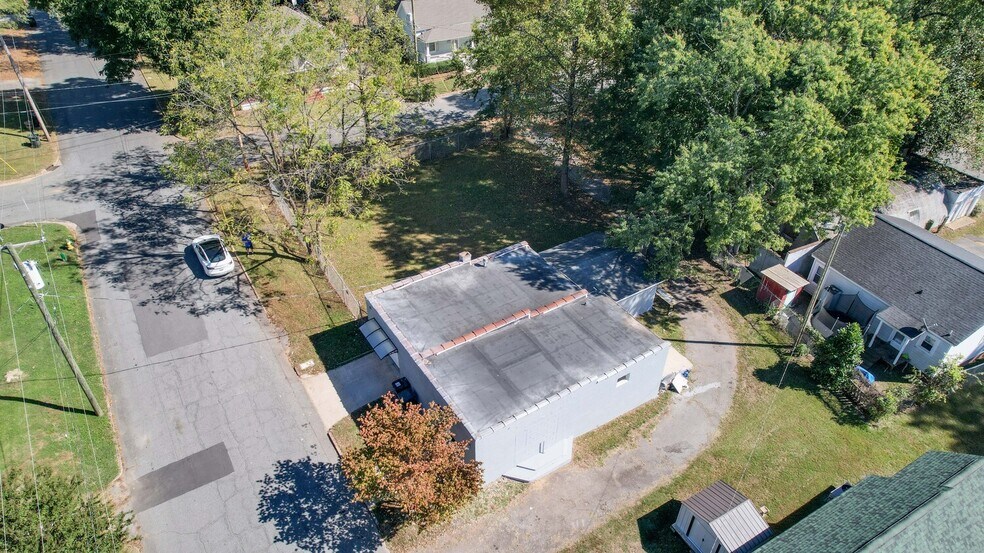 More Photos Of 239 Brookwood Ave NW, Concord Flex For Sale