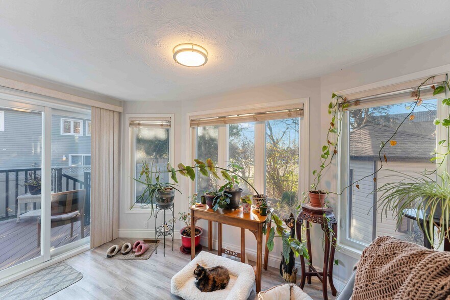 More Photos Of 732 Morin St, Ottawa Apartments For Sale