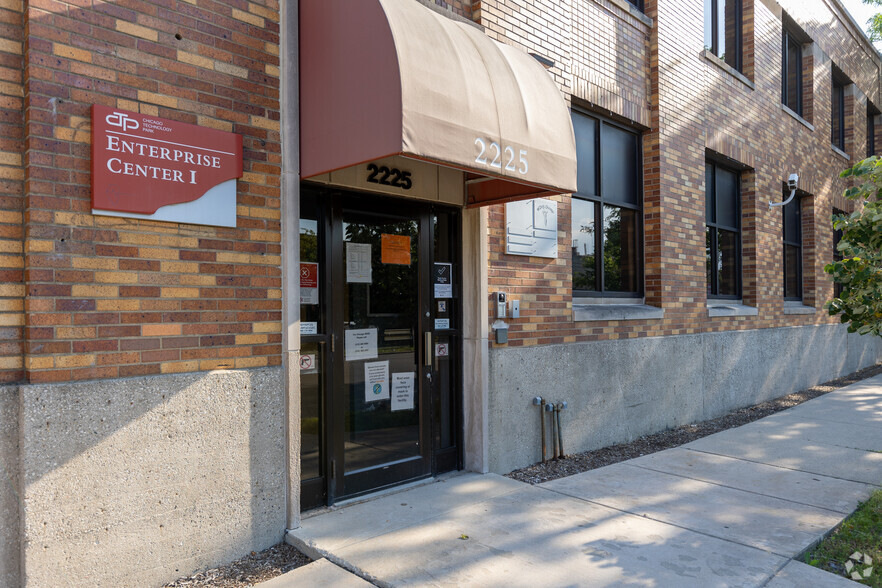 Primary Photo Of 2225 W Harrison St, Chicago Office For Lease