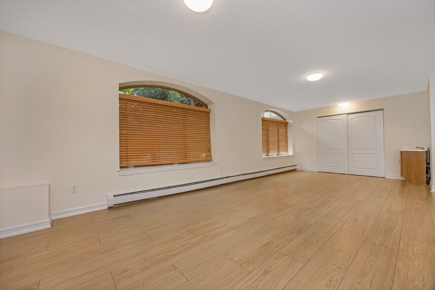 More Photos Of 66-06 70th St, Middle Village Office For Sale
