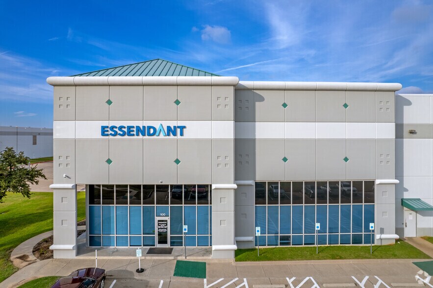 More Photos Of 410 W Trinity Blvd, Grand Prairie Warehouse For Lease