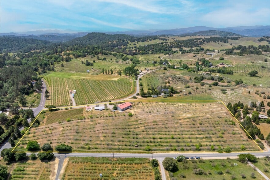 Primary Photo Of 1255 Julian Orchards Dr, Julian Winery Vineyard For Sale