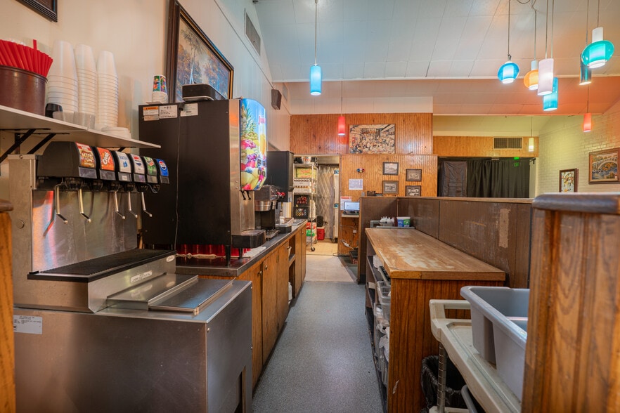 More Photos Of 545 Shoshone St S, Twin Falls Restaurant For Sale