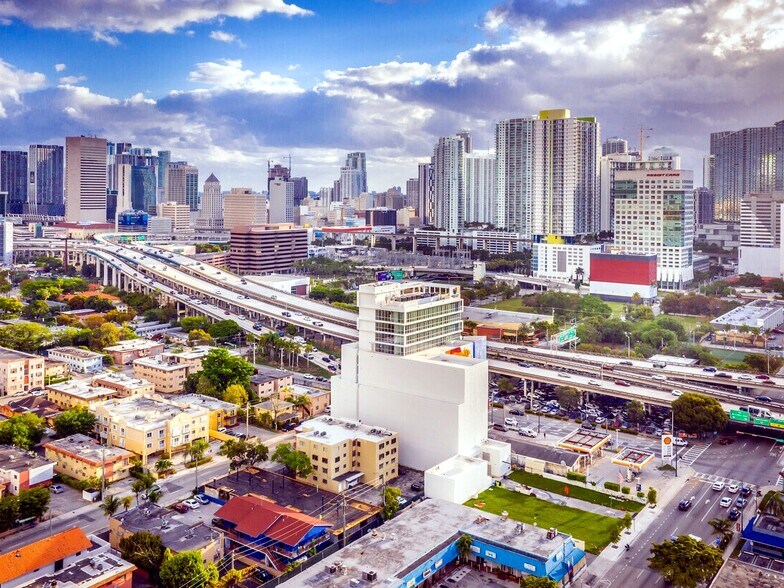 More Photos Of 420 SW 7th St, Miami Land For Lease