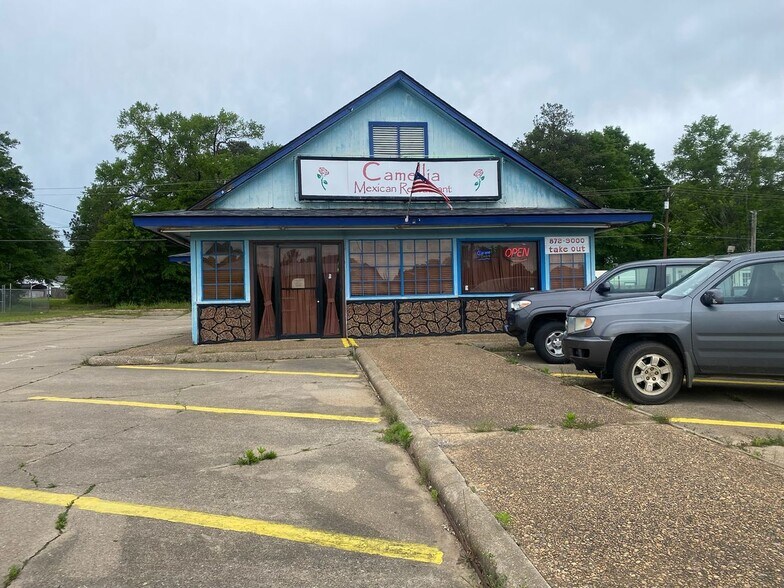 More Photos Of 812 Washington Ave, Mansfield Freestanding For Sale