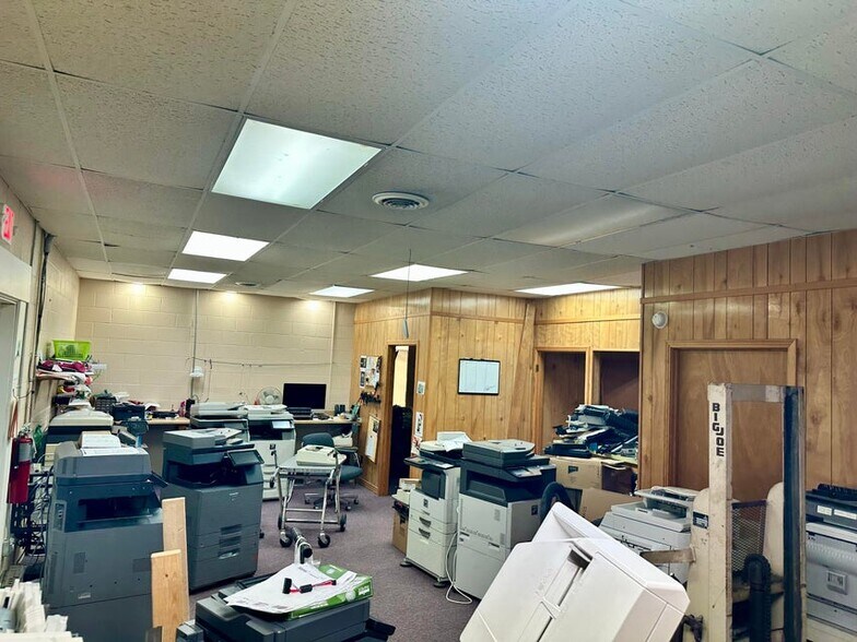More Photos Of Exit 61, I-22, New Albany MS, New Albany Fast Food For Sale