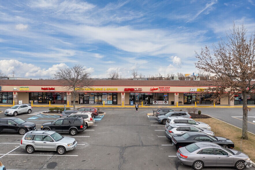 More Photos Of 111-555 Universal Dr N, North Haven Unknown For Lease