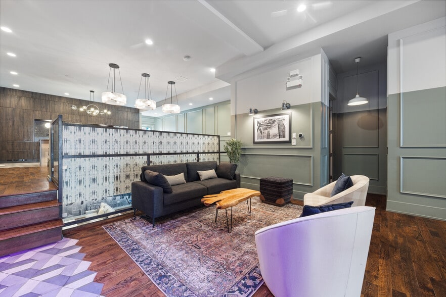 More Photos Of 2521 N Halsted St, Chicago Apartments For Lease