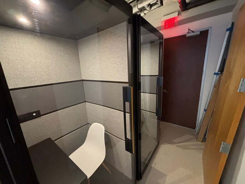 More Photos Of 14 NE 1st Ave, Miami Office For Sale