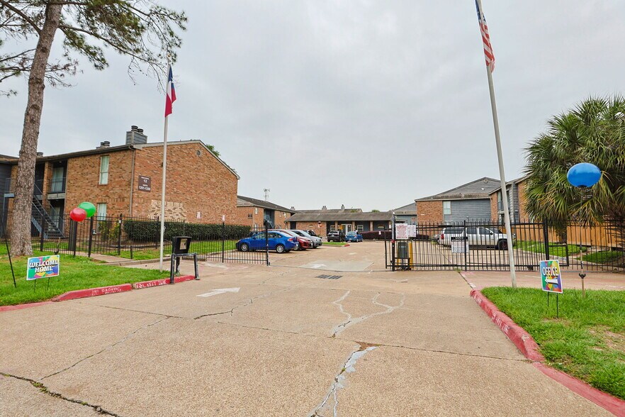 More Photos Of 5455 Timber Creek Place Dr, Houston Apartments For Sale