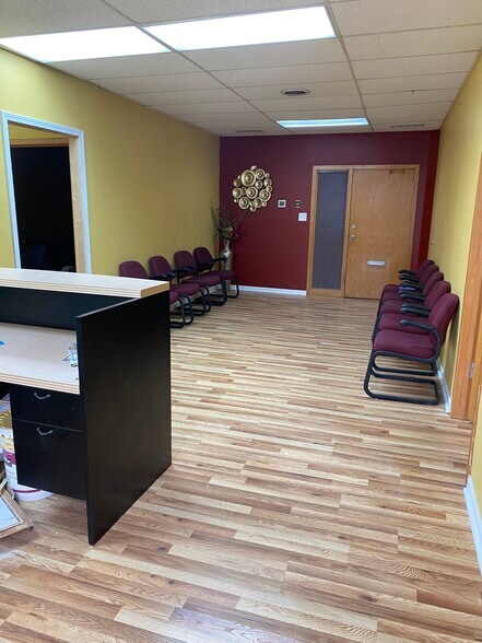 More Photos Of 18350 Kedzie Ave, Homewood Loft Creative Space For Lease