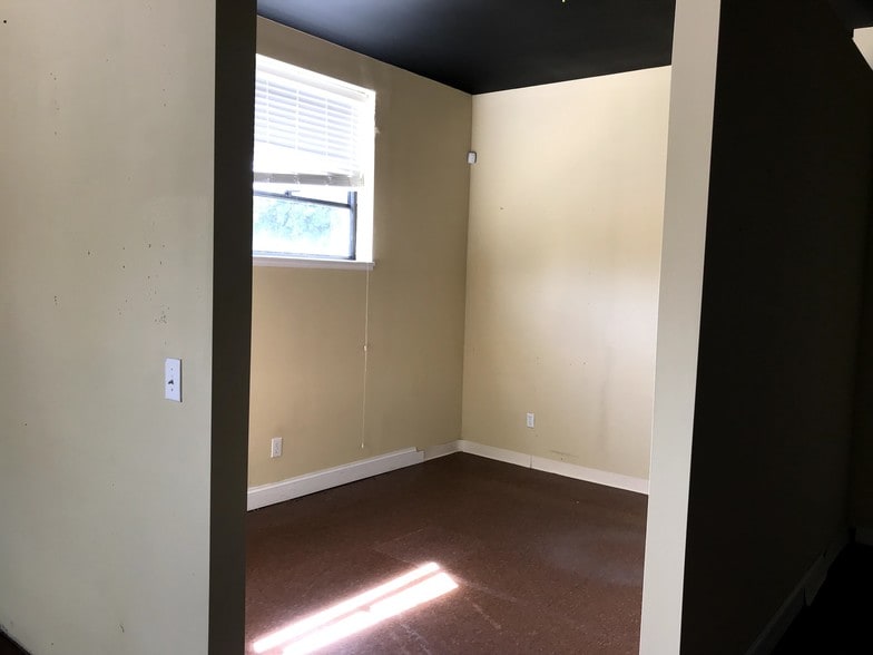 More Photos Of 1911 Brunswick Pike, Lawrenceville General Retail For Sale