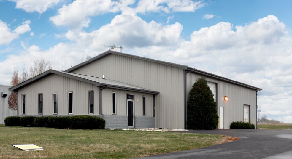 Primary Photo Of 121 Crossroads Dr, Whiteland Warehouse For Sale