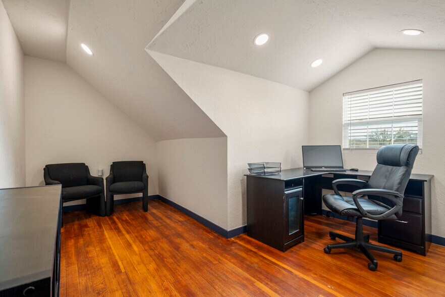 More Photos Of 1823 W 51st St, Tulsa Freestanding For Sale