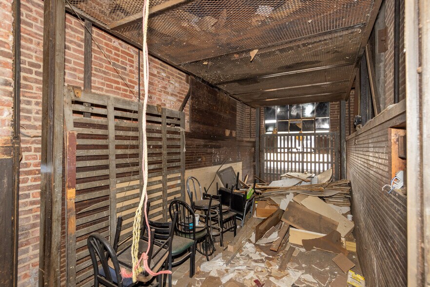 More Photos Of 1820 E 30th St, Cleveland Sports And Entertainment For Sale