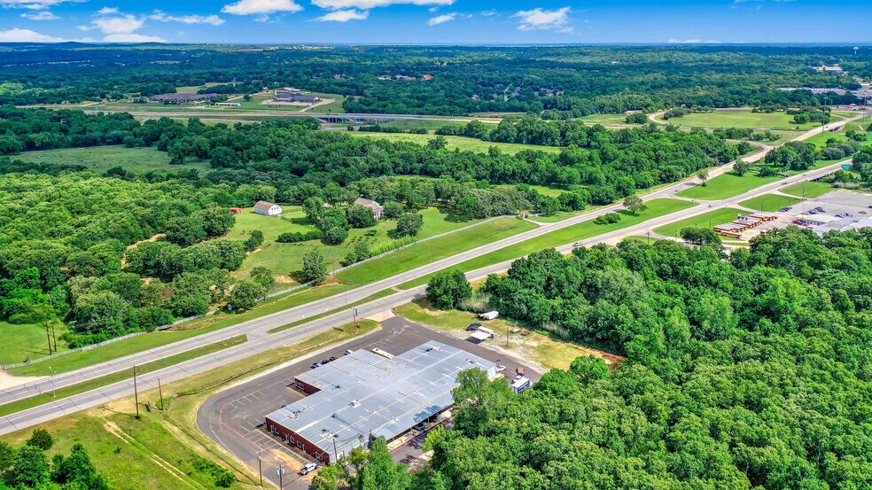 More Photos Of 4006 Texoma Pky, Denison General Retail For Sale